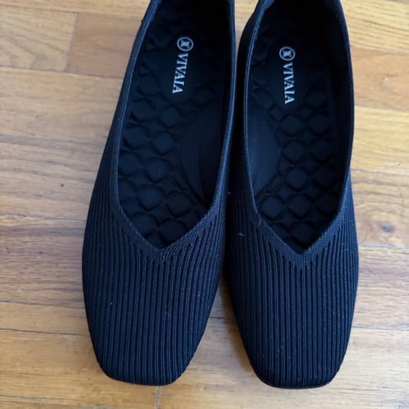 VIVAIA -Margot Walker Lightweight Square-Toe V-Cut Flats – Size 39 – Black - Picture 7 of 12
